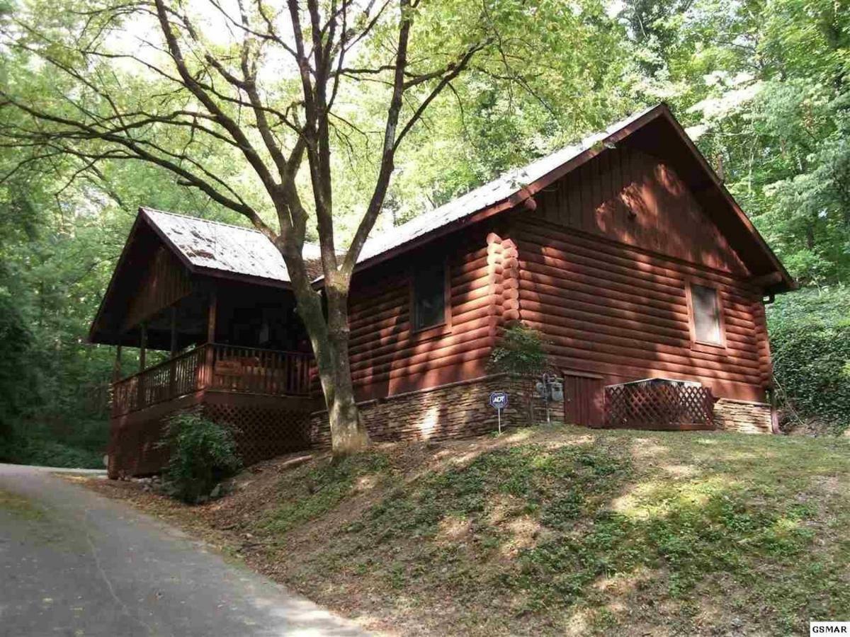 הוילה פיג'ן פורג' Log Cabin! 1Mile From The Action! Private Lane! Hot Tub! Pool Table! מראה חיצוני תמונה