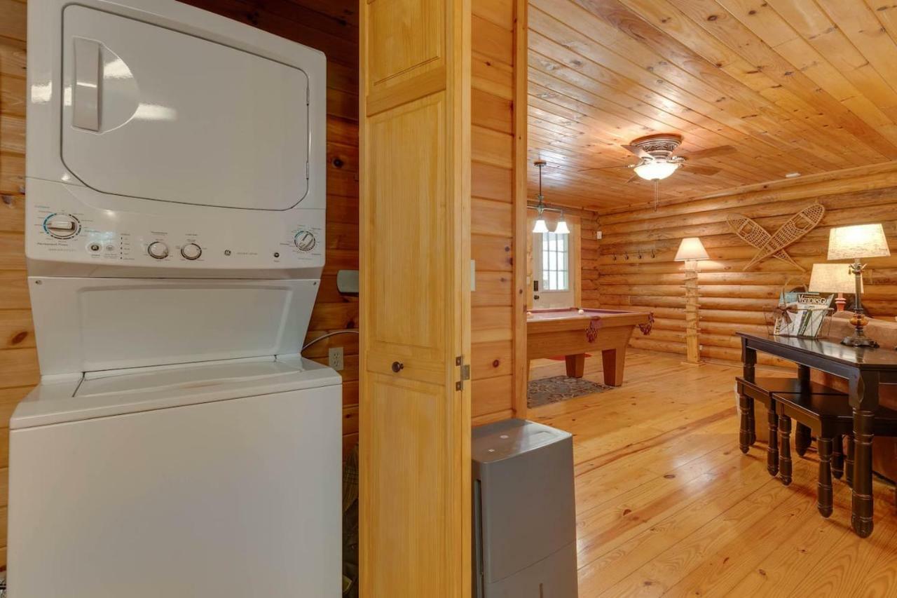 הוילה פיג'ן פורג' Log Cabin! 1Mile From The Action! Private Lane! Hot Tub! Pool Table! מראה חיצוני תמונה